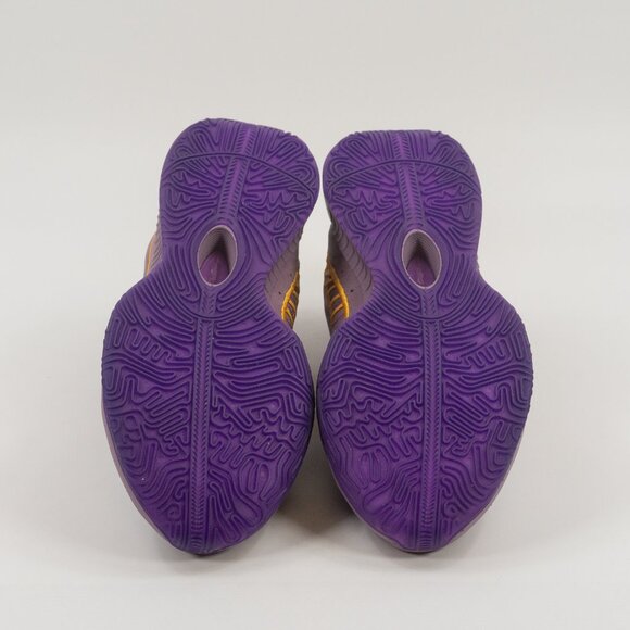 Athletic_Shoes